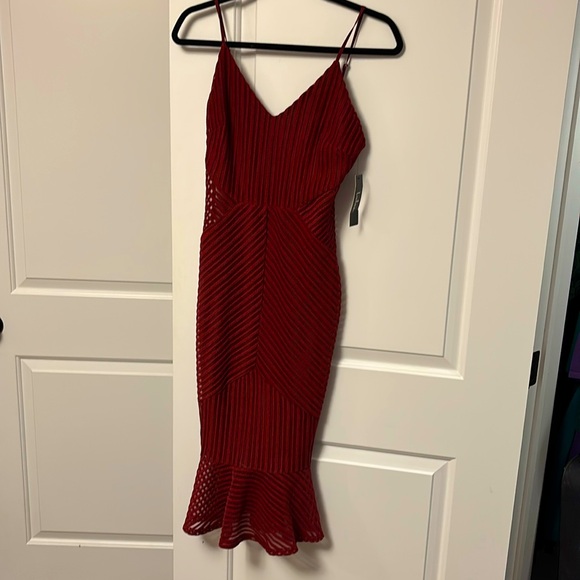 NWT xs Red Lulus trumpet midi dress w/ lace cutouts - Picture 3 of 7